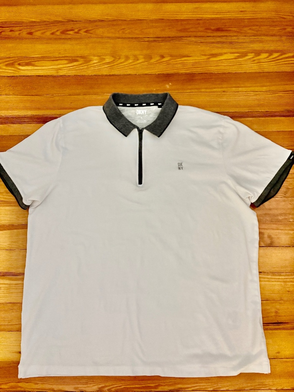 Polo Shirt Quarter-Zip DKNY- White with Heather Grey Trim - Size XL Men